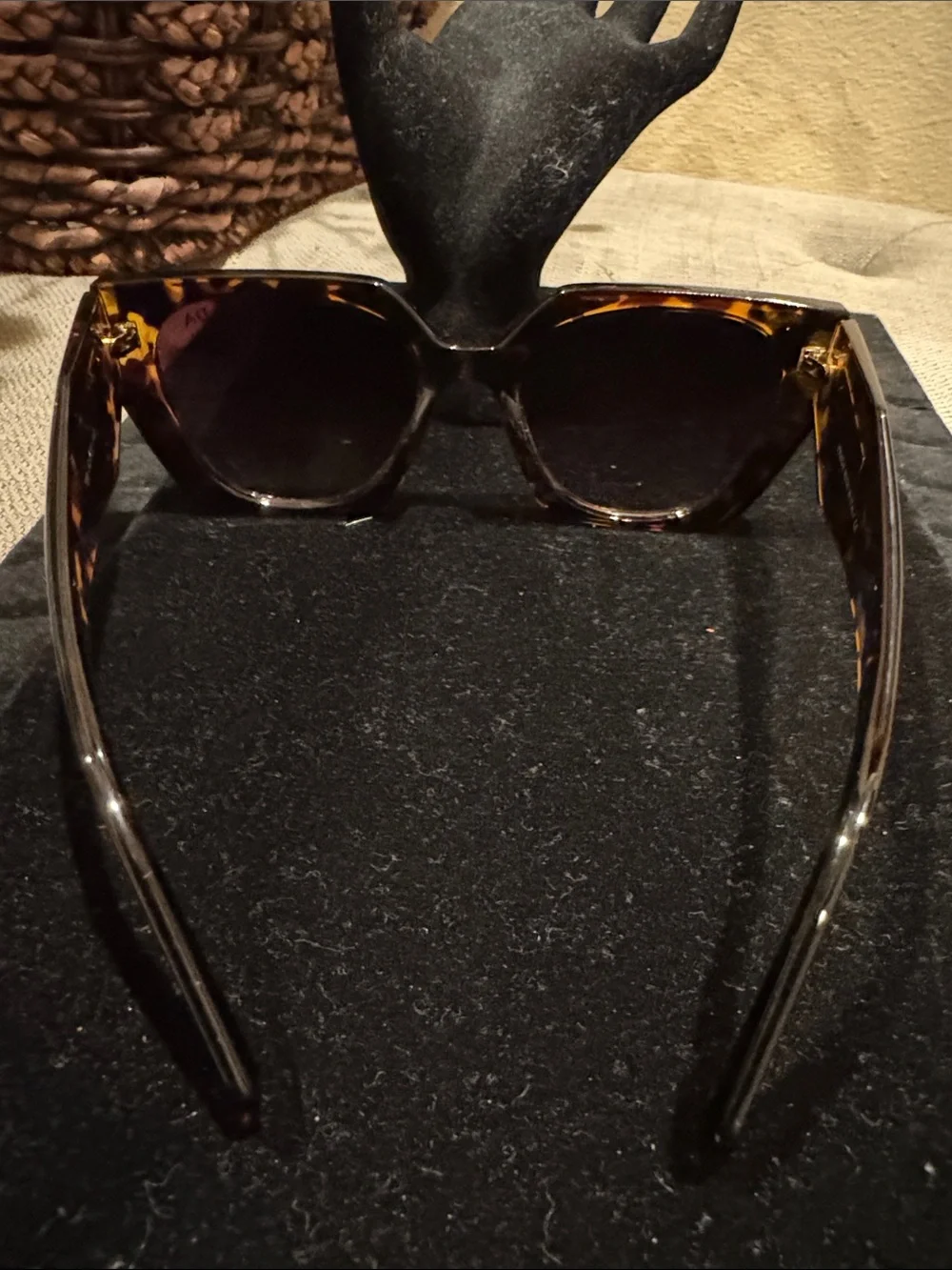 N/A stylish sunglasses